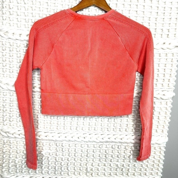 Aerie Offline Big Chill Seamless Long Sleeve Crop Shirt - Picture 6 of 8